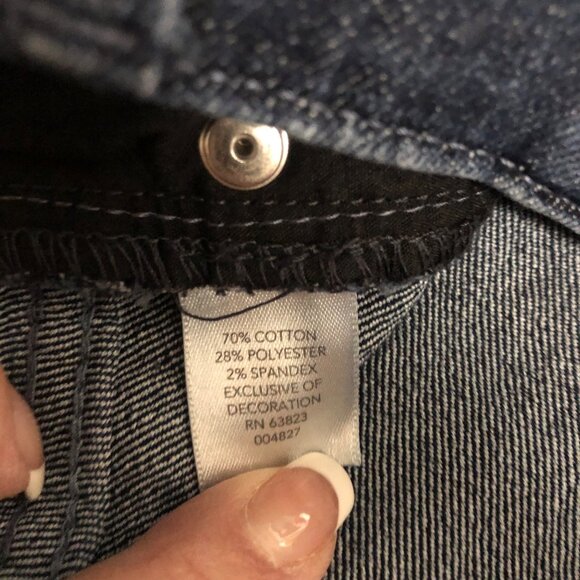 Christopher and Banks Crop Jeans Womens Size 10 Dark Wash Denim Capri Pants - Picture 6 of 8